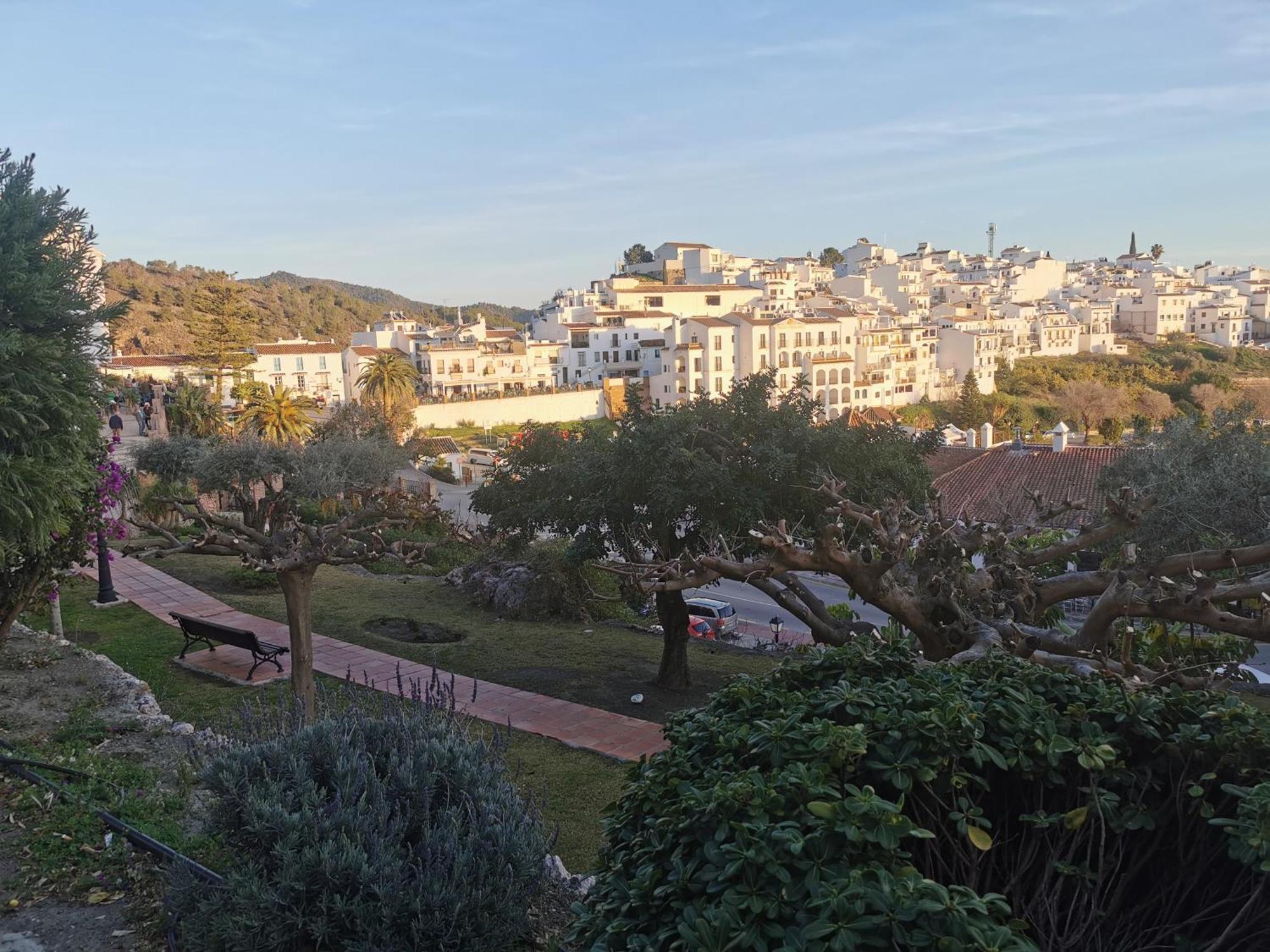 Apartamento en urbanización el Mirador de Frigiliana en el centro del pueblo con las mejores vistas Exterior foto